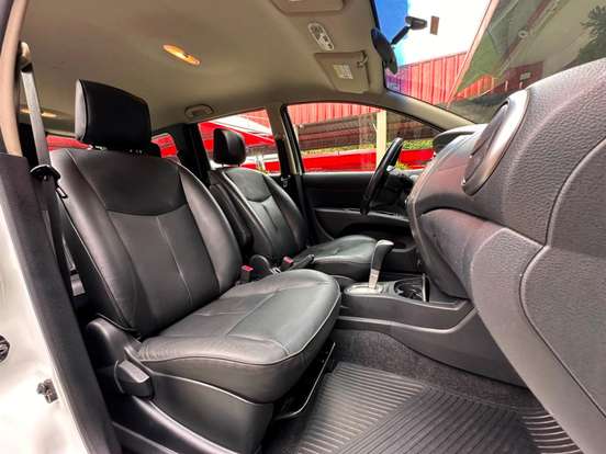 NISSAN-GRAND LIVINA-1.8 SL 16V FLEX 4P AUTOMÁTICO NISSAN-GRAND LIVINA-2013