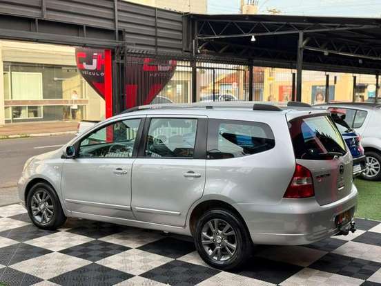 NISSAN-GRAND LIVINA-1.8 SL 16V FLEX 4P AUTOMÁTICO NISSAN-GRAND LIVINA-2012