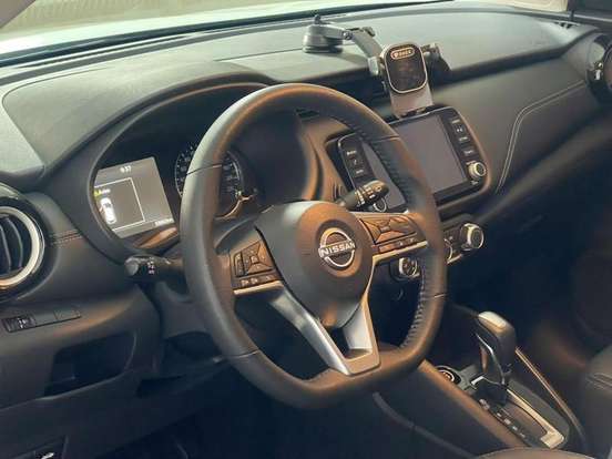NISSAN-KICKS-2023