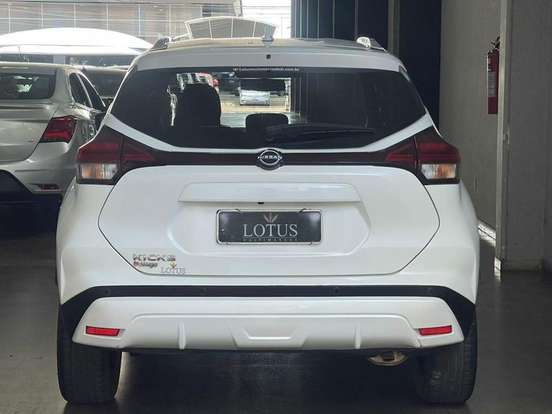 NISSAN-KICKS-2023
