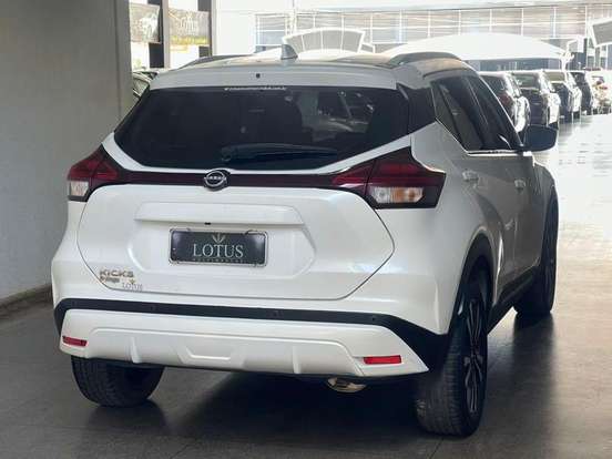 NISSAN-KICKS-2023