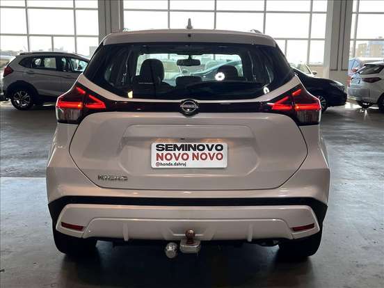 NISSAN-KICKS-2022