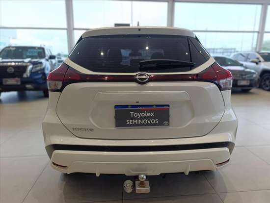 NISSAN-KICKS-2023
