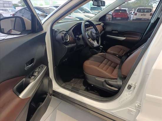 NISSAN-KICKS-2023
