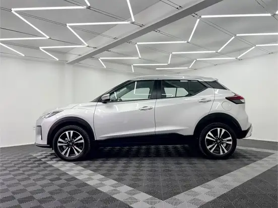 NISSAN-KICKS PLAY-2025
