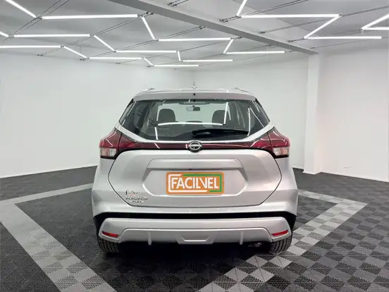 NISSAN-KICKS PLAY-2025