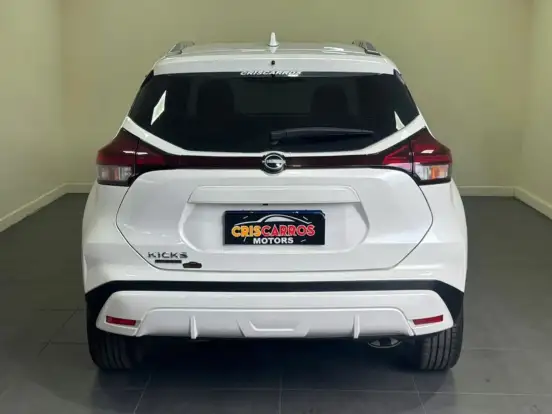 NISSAN-KICKS PLAY-2025