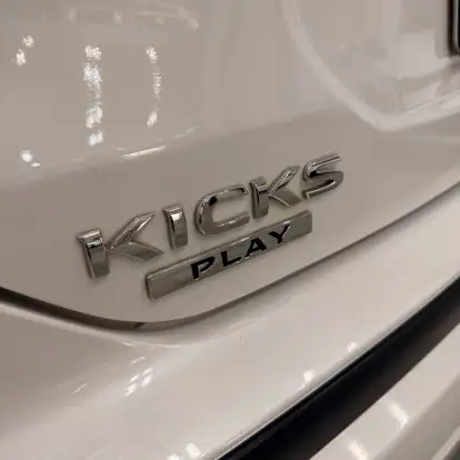 NISSAN-KICKS PLAY-2025