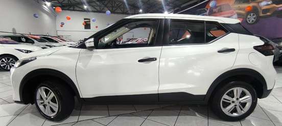 NISSAN-KICKS PLAY-2025