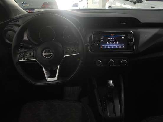 NISSAN-KICKS PLAY-2025