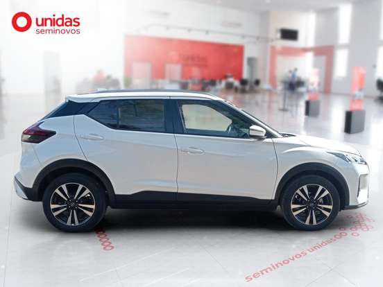 NISSAN-KICKS PLAY-2025