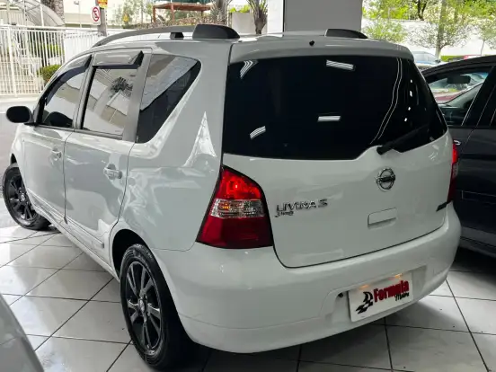 NISSAN-LIVINA-2014