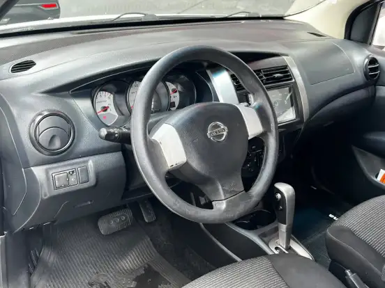 NISSAN-LIVINA-2014