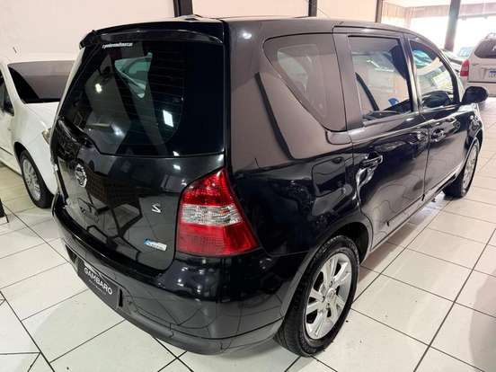 NISSAN-LIVINA-2012