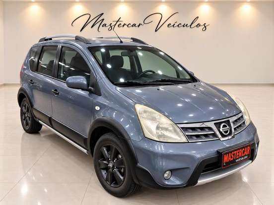 NISSAN-LIVINA-2012