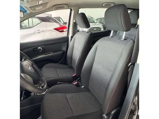 NISSAN-LIVINA-2014
