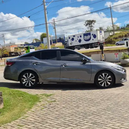 NISSAN-SENTRA-2023