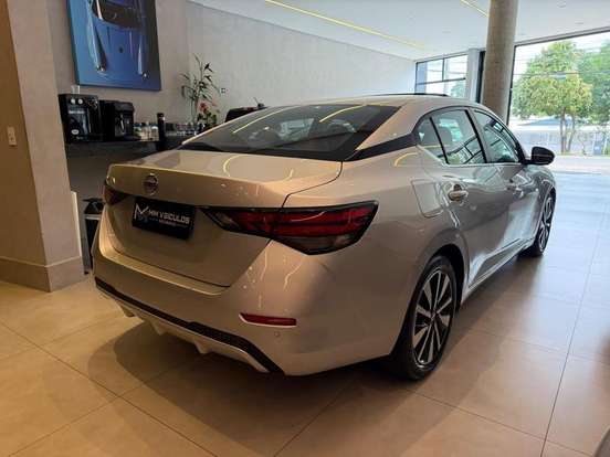 NISSAN-SENTRA-2023