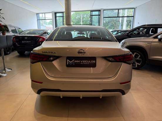 NISSAN-SENTRA-2023