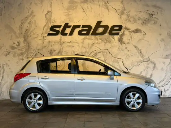 NISSAN-TIIDA-2012