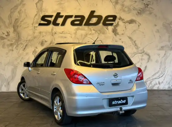 NISSAN-TIIDA-2012
