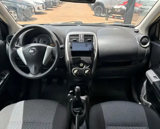 NISSAN-VERSA-2018