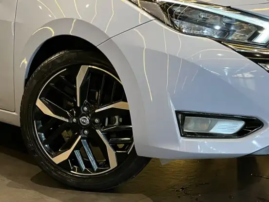 NISSAN-VERSA-2023