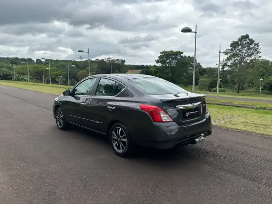 NISSAN-VERSA-2018