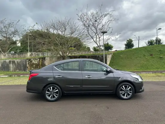 NISSAN-VERSA-2018