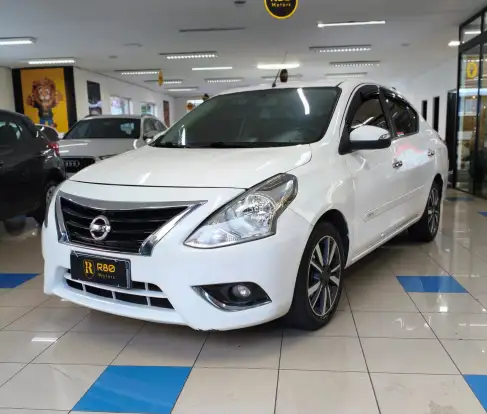 NISSAN-VERSA-2018