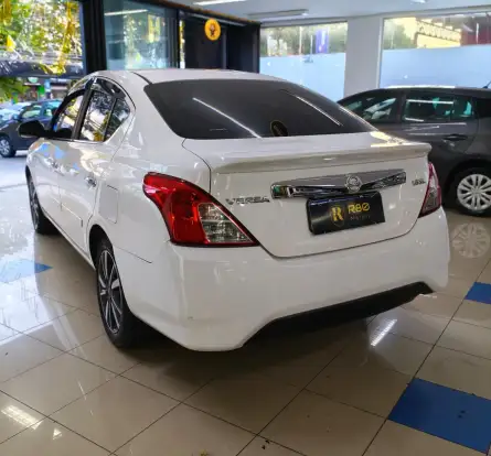 NISSAN-VERSA-2018