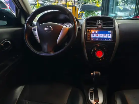 NISSAN-VERSA-2018