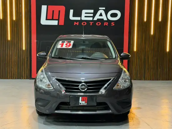 NISSAN-VERSA-2018