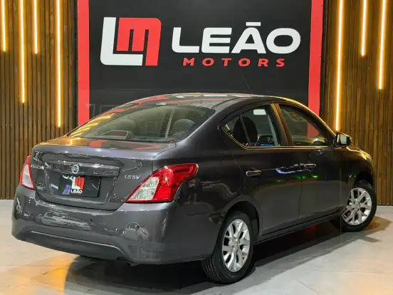 NISSAN-VERSA-2018