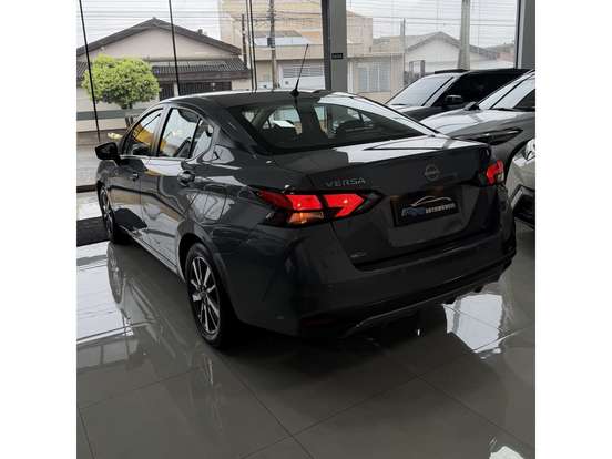 NISSAN-VERSA-2024