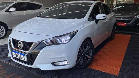 NISSAN-VERSA-2020
