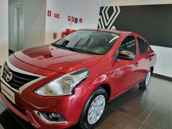 NISSAN-VERSA-2021