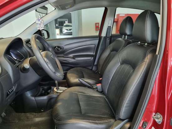 NISSAN-VERSA-2021