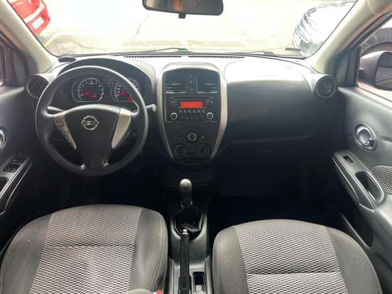 NISSAN-VERSA-2017