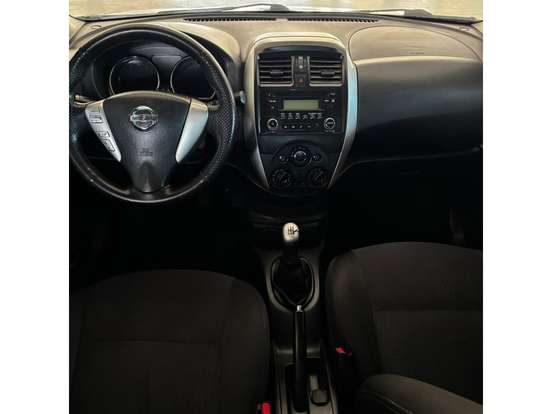 NISSAN-VERSA-2016