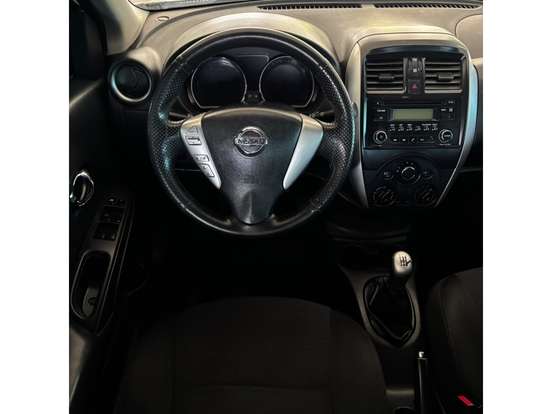 NISSAN-VERSA-2016