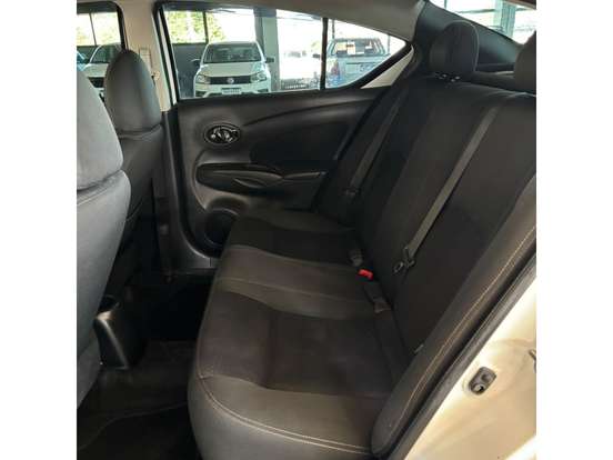 NISSAN-VERSA-2016