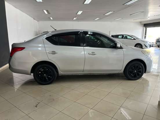 NISSAN-VERSA-1.6 16V FLEX SV 4P MANUAL NISSAN-VERSA-2012