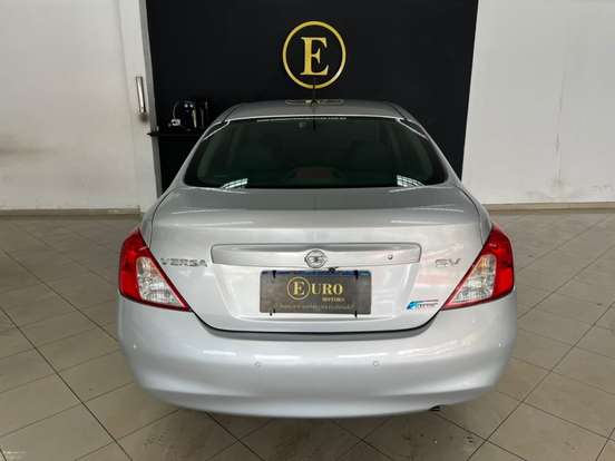 NISSAN-VERSA-2012