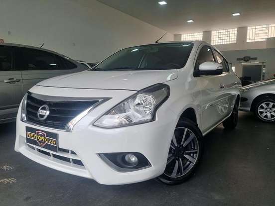 NISSAN-VERSA-2019