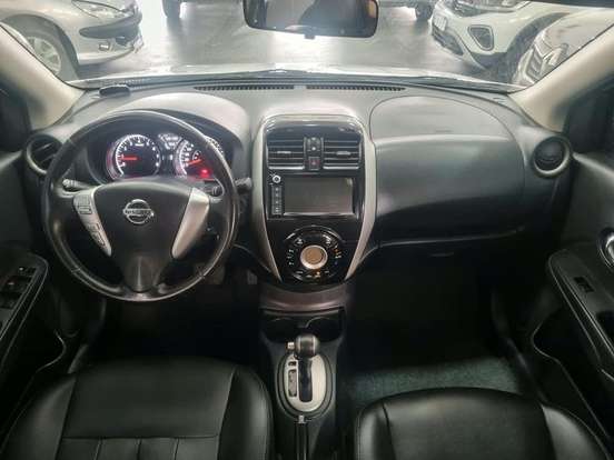 NISSAN-VERSA-2019