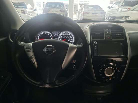 NISSAN-VERSA-2019