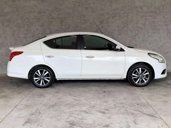 NISSAN-VERSA-2018