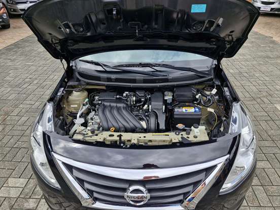 NISSAN-VERSA-2017