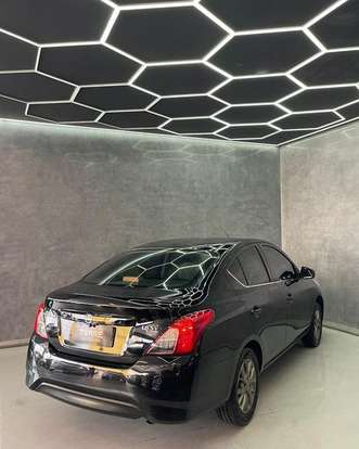 NISSAN-VERSA-2018